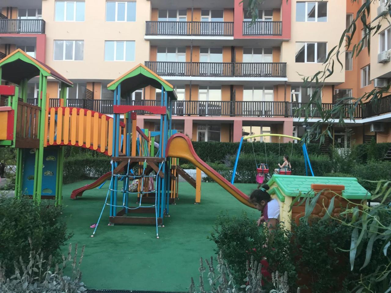 Apartcomplex Chateau Aheloy Exterior photo