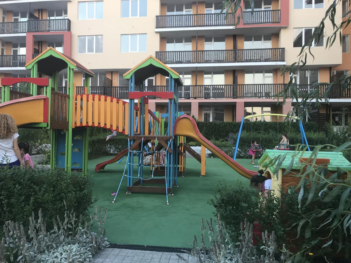 Apartcomplex Chateau Aheloy Exterior photo
